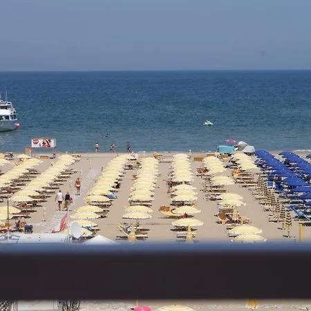 Nelson Отель Римини